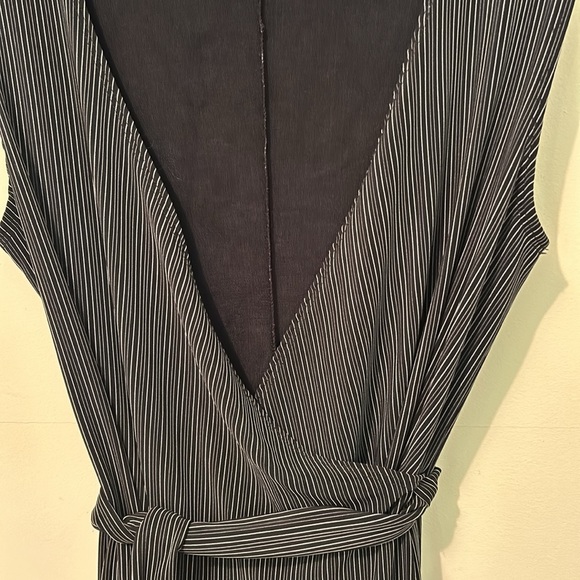 B.Moss Dress Women’s MEDIUM Black & White Wrap Front W/Tie Sleeveless - Picture 6 of 9